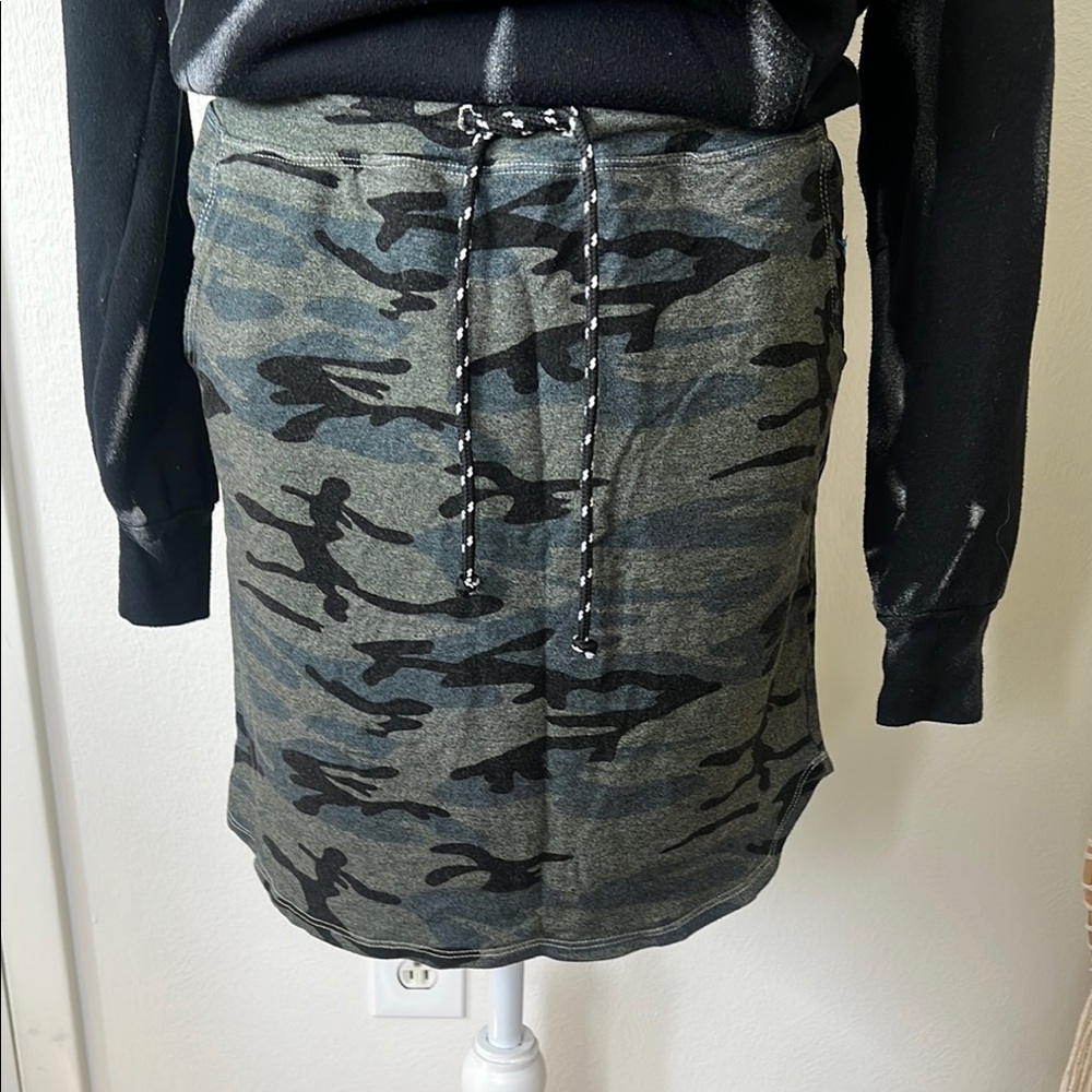 Sundry Camo Skirt